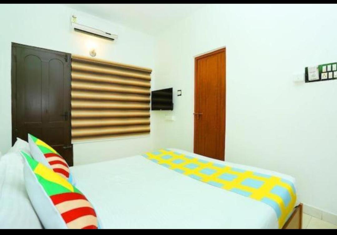 The Solo Apartments Kadavanthra Kochi Eksteriør billede